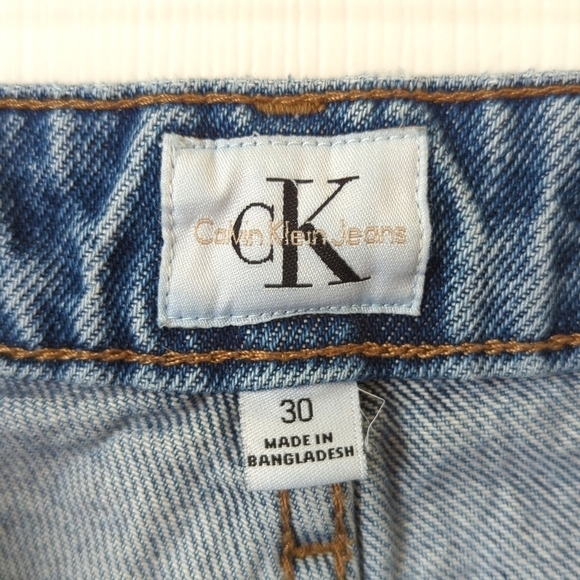 Calvin Klein Jeans Retro Medium Wash High Rise Distressed Straight Leg Jeans 30 - Picture 8 of 16